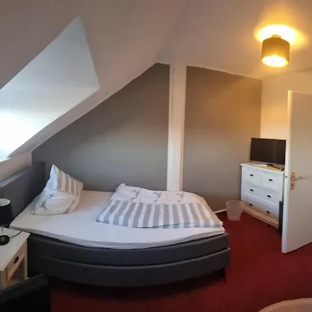Hotel-cafe-lindow *